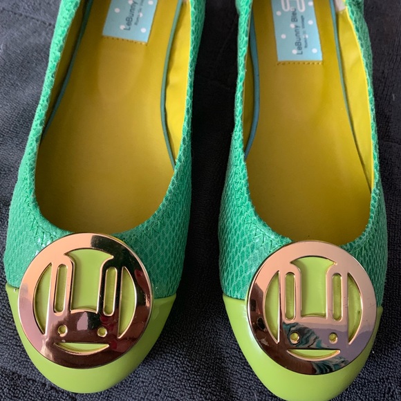 Vintage Shoes - VINTAGE LeBUNNY BLEU BALLET FLATS. SZ:8